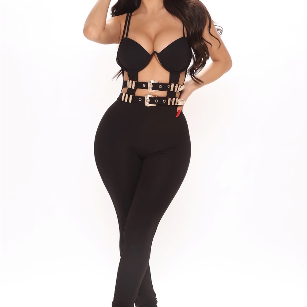 Fashion nova jumpsuit